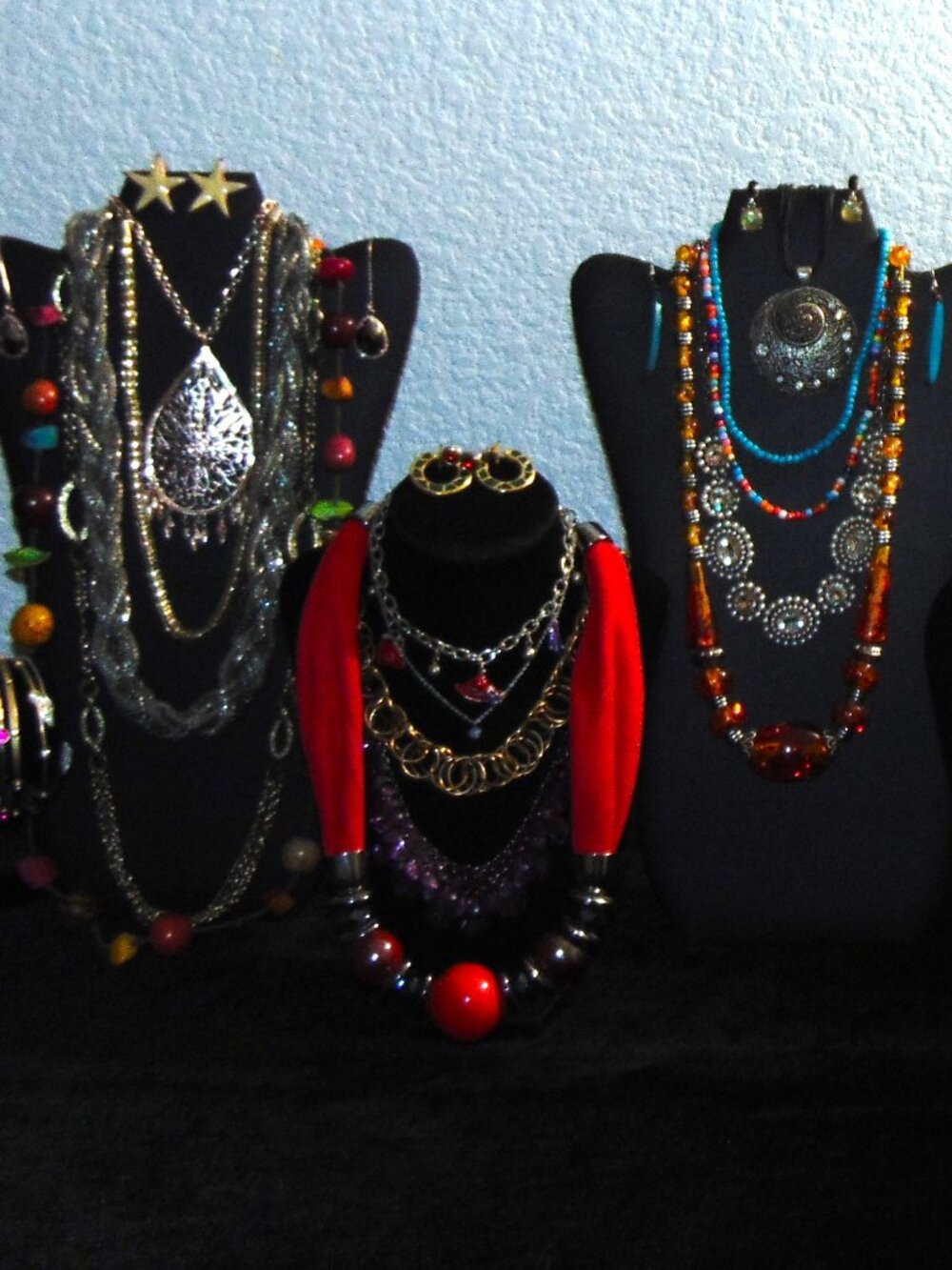 Vintage & Modern Assorted Jewelry lot- very nice!